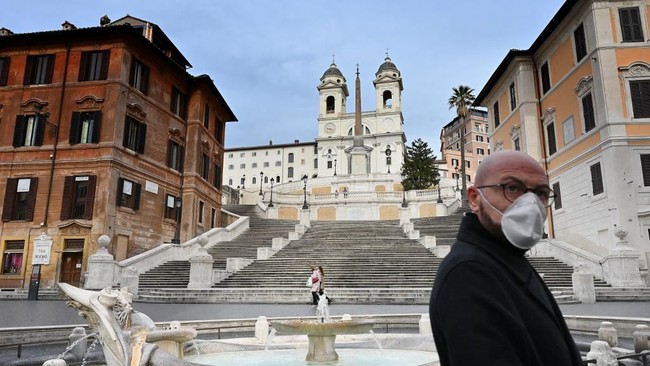 Italia telah menutup sekolah dan universitas sejak 5 Maret hingga 3 April, namun kebijakan itu diperpanjang mengingat jumlah kasus Covid-19.