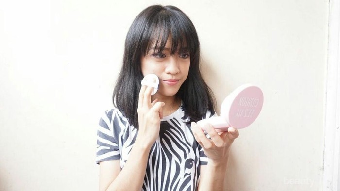 Shade Cushion-mu Terlalu Putih? DIY Cushion ala Beauty Blogger Cynda Ini Lebih Cocok untuk Kulitmu!