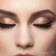 Gampang! Buat Eyeliner-mu Perfect dengan 3 Trik Dasar Ini!