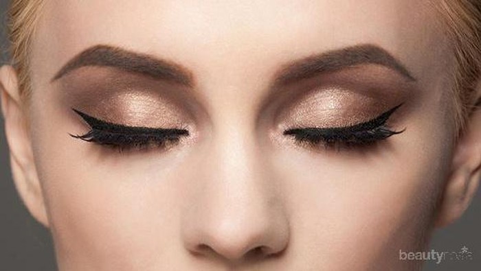 Gampang! Buat Eyeliner-mu Perfect dengan 3 Trik Dasar Ini!
