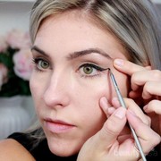 Begini Urutan Penggunaan Make Up Mata untuk Pemula yang Perlu Kamu Terapkan!