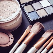 Mencari Tempat Belanja Makeup Online Yang Murah dan Terpercaya? Intip 4 Online Shop Ini!