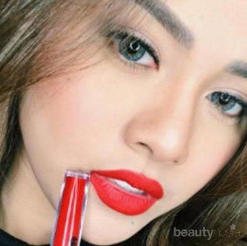 Lipstik Kreasi Aurelie Hermansyah 'Aurelloly' yang Bikin Penasaran Para Lipstick Junkies
