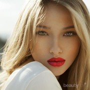 Jangan Salah! Begini Cara Tepat Agar Tampil Seksi dengan Lipstik Merah