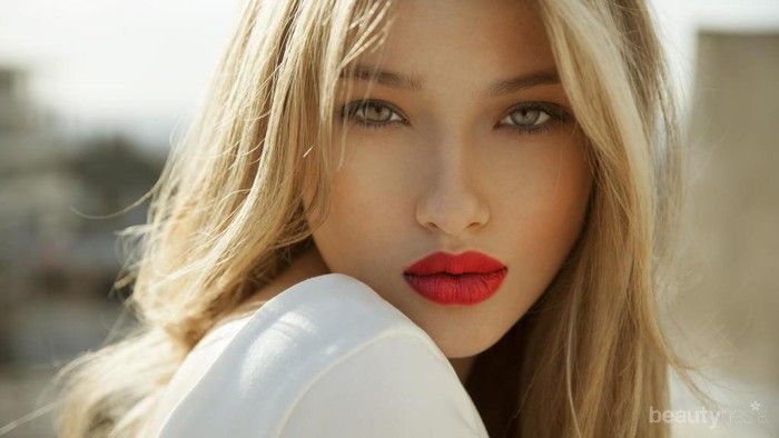 Jangan Salah! Begini Cara Tepat Agar Tampil Seksi dengan Lipstik Merah
