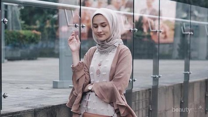 Ladies, 5 Padu Padan Outfit untuk Tubuh Gemuk Ini Bisa Bikin Kamu Terlihat Langsing Lho!