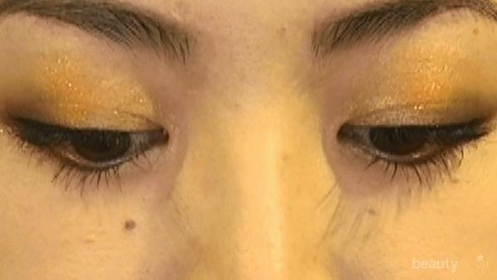 Tidak terlalu mencolok Sunset Eyes