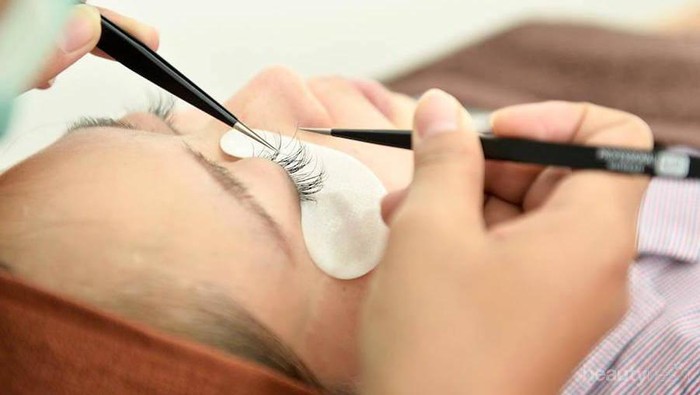 Ini Lho Perbedaan Antara Eyelash Extension Ala Jepang dan Korea!