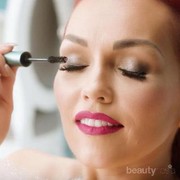 Ingin Bulu Mata Cantik dan Tebal Natural? Coba 3 Maskara Drugstore Favorit Beauty Blogger Ini!