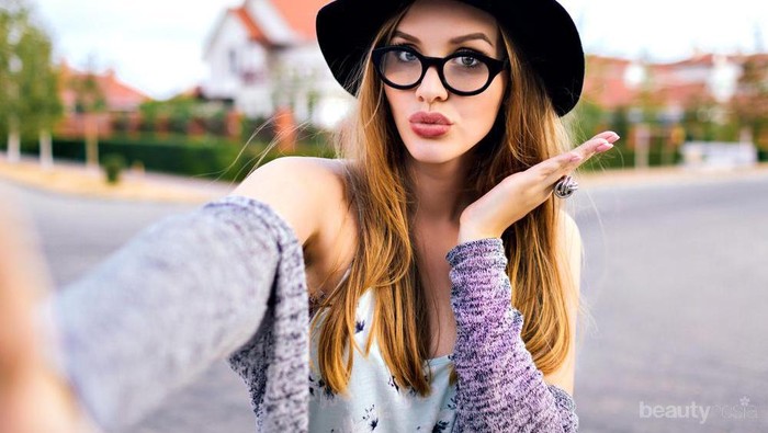 Eits! Sebelum Selfie, Ikuti Dulu Ritual Wajib Ini Agar Wajahmu Terlihat Flawless!