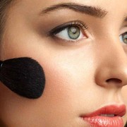 Mulai dari Oval Hingga Bulat, Ini Tips Memakai Blush On Sesuai Bentuk Wajah