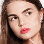 Kesalahan Sepele Menggunakan Foundation Ini Bisa Merusak Seluruh Tampilan Makeupmu Lho!