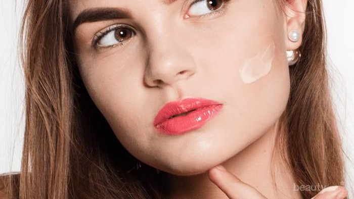 Kesalahan Sepele Menggunakan Foundation Ini Bisa Merusak Seluruh Tampilan Makeupmu Lho!
