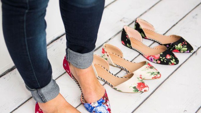 4 Tips Memilih Flat Shoes Nyaman Untuk Menghindari Kaki Lecet dan Pegal