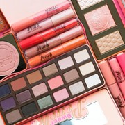 4 Rekomendasi Kosmetik Terbaik untuk Kamu Pecinta Warna Peach