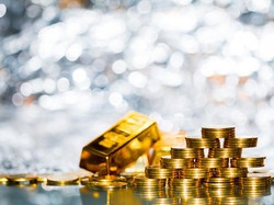 Rusuh di AS Tak Kunjung Usai, Harga Emas Dunia Melonjak