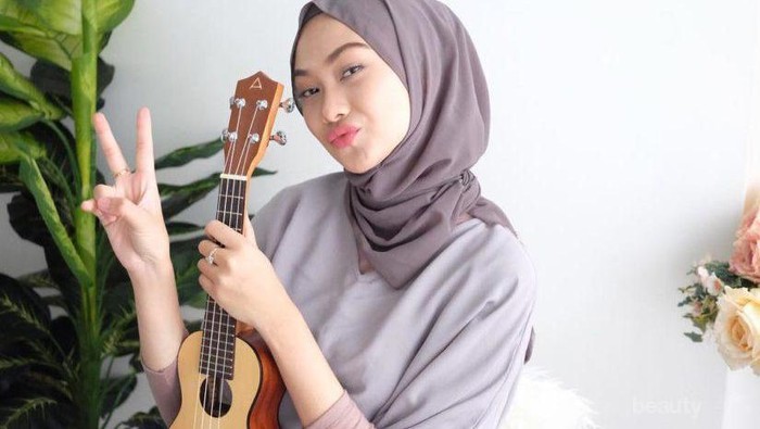 Inspirasi Lipstik Warna Peach Ini Akan Bikin Look Kamu Semakin Shining! Inspirasi Lipstik Warna Peach Ini Akan Bikin Look Kamu Semakin Shining!