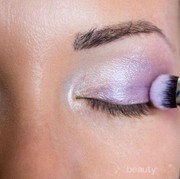 7 Jenis Brush untuk Makeup Mata Beserta Fungsinya yang Perlu Kamu Ketahui