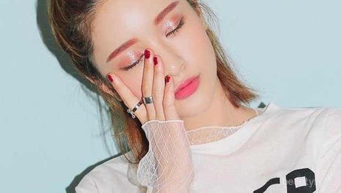 Lakukan Tips Ini Agar Make Up Tidak Cepat Meleleh Akibat Kulit Berminyak!