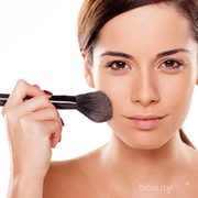 8 Tips ini Efektif Membuat Make Up Tahan Lama Pada Kulit Berminyak, Lho!