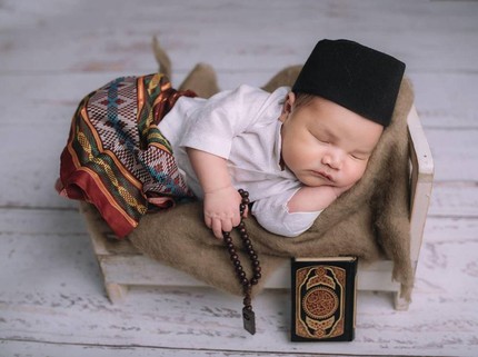 5 Foto Anak Kedua Vicky Shu, Belum Genap 40 Hari dan Masih Dipingit