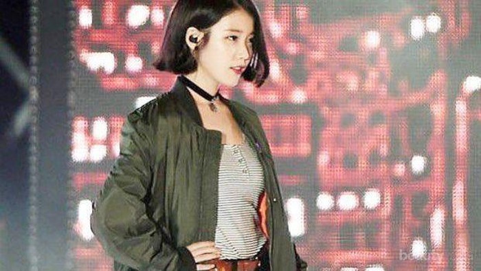 4 Inspirasi Gaya Modern dengan Jaket Bomber Ala Korean Style