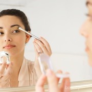 Trik untuk Mengaplikasikan Makeup Secara Cepat saat Terburu-Buru