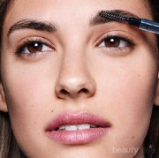 Ini Dia Panduan Tips Membentuk Alis Natural Hingga Cara Mengoreksi Alis Yang Terlalu Tebal!