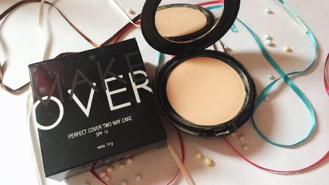 Make Over Perfect Cover Two Way Cake Agar Kulit Flawless Tanpa Ribet