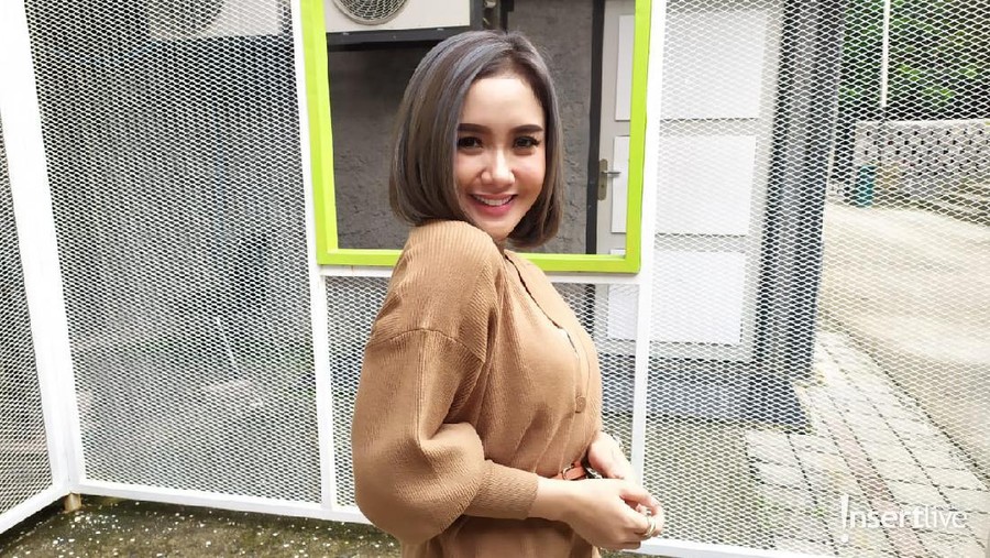 Pernikahan Cita Citata diundur karena maraknya wabah virus corona COVID-19.
