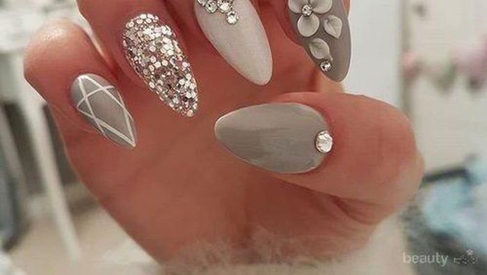 Pilihan Model Nail Art Glamour Kekinian untuk Pesta ini Bikin Kamu Jadi Pusat Perhatian!