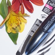 Ingin Gaya Eyeliner Cat Eye yang Bold dan Rapi? Marker Eyeliner ini Jawabannya!