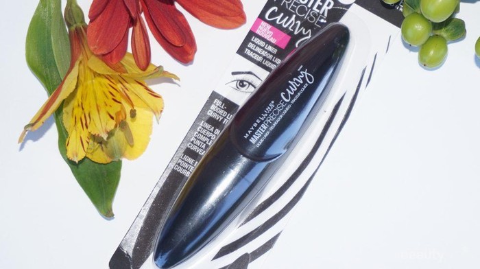 Ingin Gaya Eyeliner Cat Eye yang Bold dan Rapi? Marker Eyeliner ini Jawabannya! Ingin Gaya Eyeliner Cat Eye yang Bold dan Rapi? Marker Eyeliner ini Jawabannya!