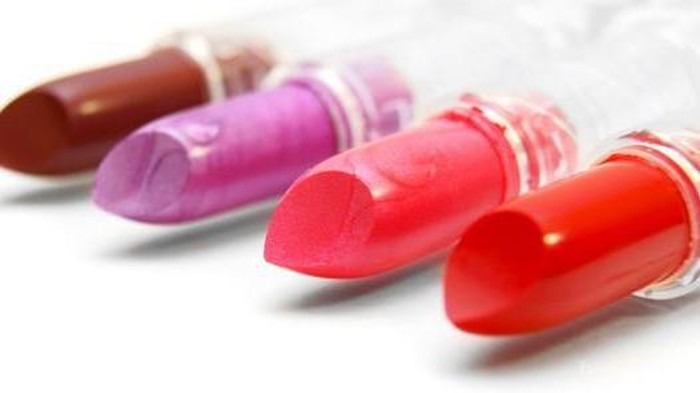 Yuk, Buat 2 Macam DIY Lipstick yang Sudah Pasti Terjangkau dan Cocok Untukmu Ini!