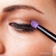 Trik Tampil Cantik Mengaplikasikan Eyeshadow Sesuai Bentuk Matamu
