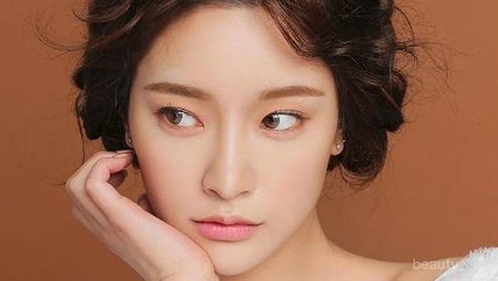 Jangan Salah! Ini 5 Warna Lipstick yang Paling Cocok untuk Digunakan ke Kampus