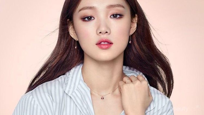Ini Dia 4 Model Rambut Lee Sung Kyung yang Bikin Cantik dan Imut!