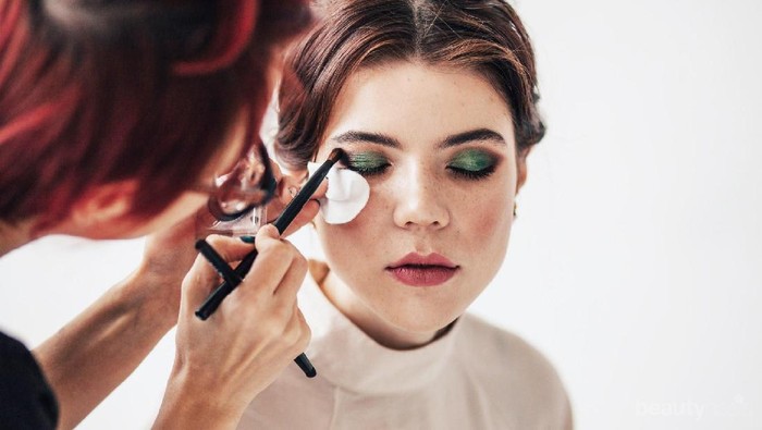 5 Beauty Hacks Jitu ala Makeup Artist yang Perlu Kamu Ketahui supaya Tampil Flawless