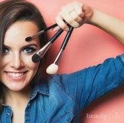 Ternyata Inilah Cara Mencuci Brush Make-up yang Benar Agar Tetap Awet