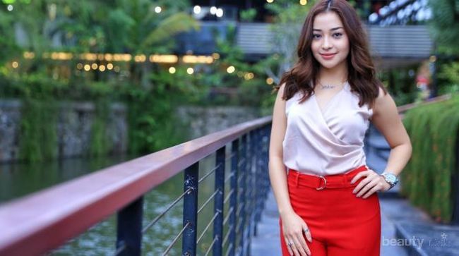 Stylish! Intip 4 Gaya Selebriti Berikut Ini Saat 