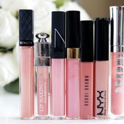 Cari Lip Gloss yang Bagus? Yuk, Intip Ulasannya