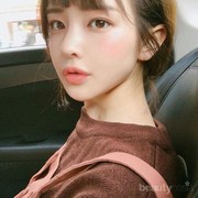 Ampuh Mencerahkan Bibir Gelap, 10 Lip Balm Ini Paling Banyak Dicari!