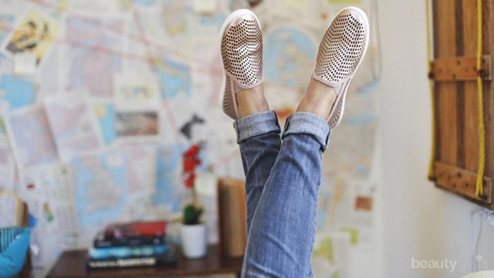 5 Tips Merawat Flat Shoes Agar Tidak Bau yang Belum Kamu Tahu