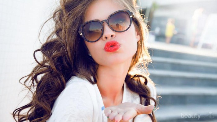 Yuk, Dapatkan High Shine Finish dengan Avon Ultra Color Lip Crayon Ini