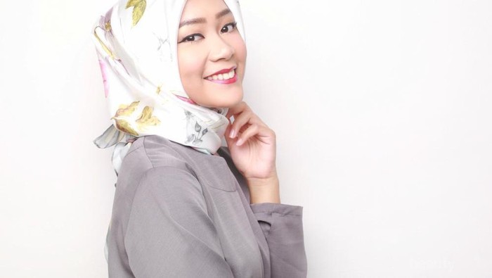 Tips dan Tutorial Make Up Natural untuk Kamu Remaja Berhijab