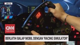 VIDEO: Berlatih Balap Mobil dengan Racing Simulator