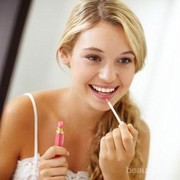 Bibir Kering dan Pecah-pecah? Ini Dia Rekomendasi Lip Gloss The Body Shop
