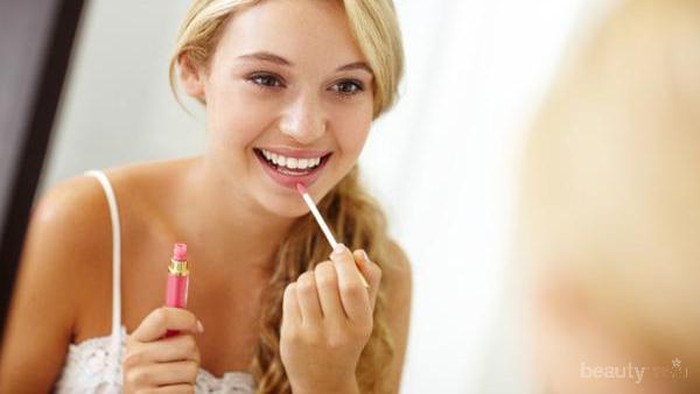 Bibir Kering dan Pecah-pecah? Ini Dia Rekomendasi Lip Gloss The Body Shop