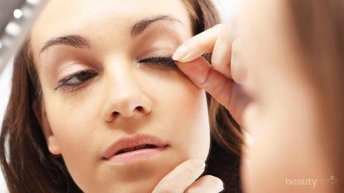 Bulu Mata Palsu Mudah Lepas? Ini Tips dan Trik Tepat Untuk Mengatasinya