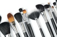 Ini 3 Merk Makeup Brush Berkualitas Untuk Pemula Dengan Harga Bersahabat